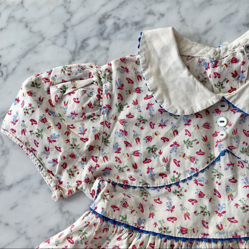 SOLD :: Vintage 40s Novelty Print Peter Pan Collar Dress - Picture 3 of 7